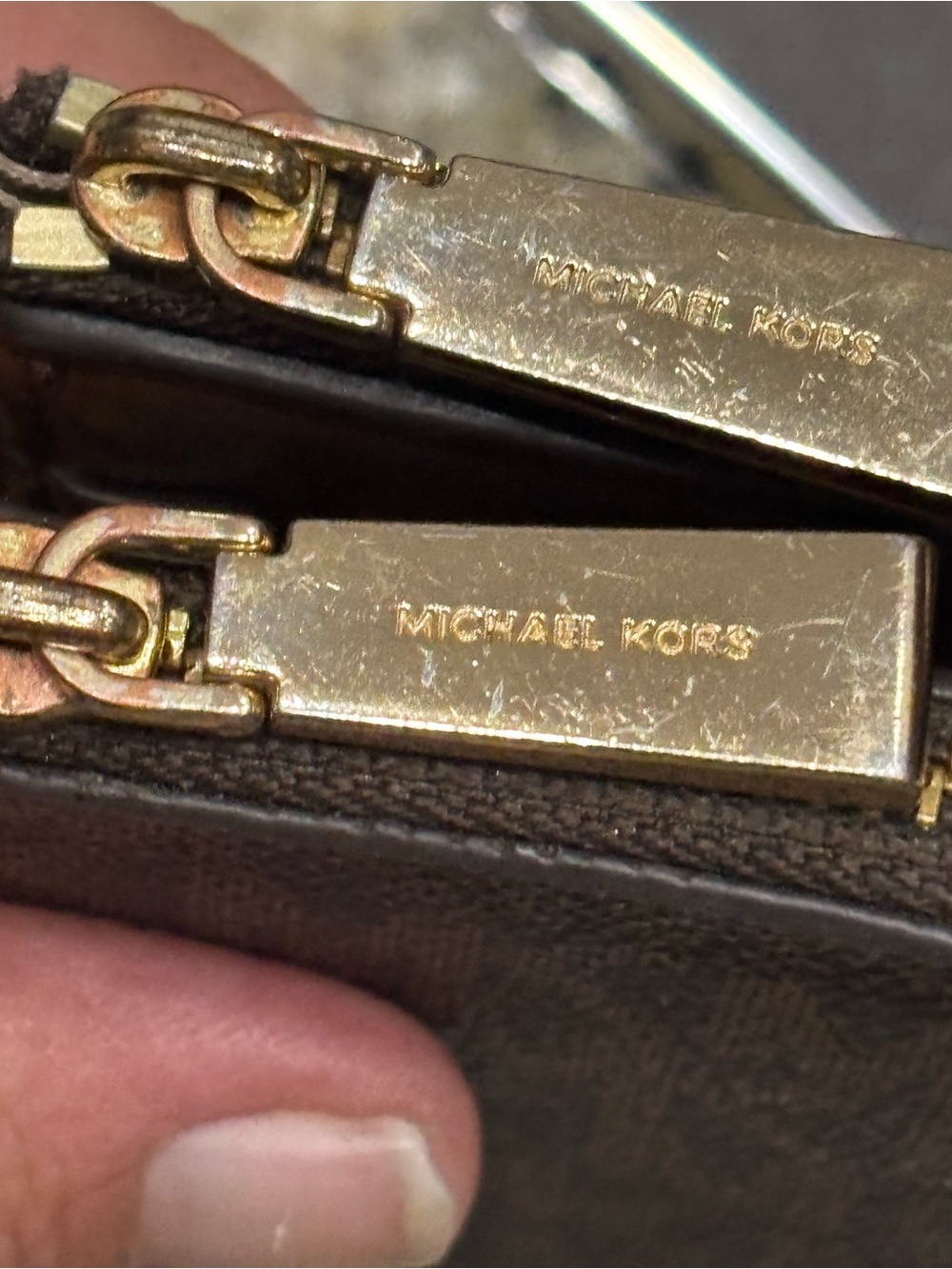 MICHAEL KORS Jet Set Large Signature Logo Stripe Smartphone Wallet | Brown - Picture 15 of 16
